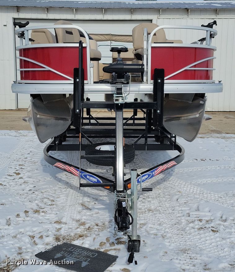 image for item NB9814 2019 Sun Tracker Fishin Barge 20 DLX pontoon boat