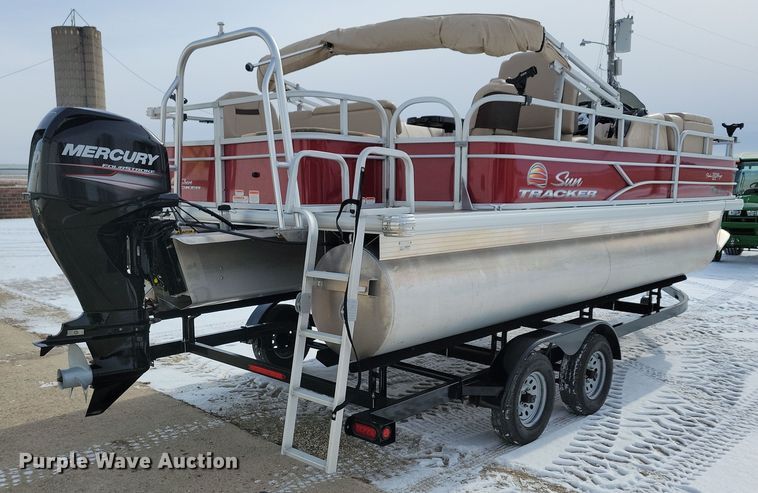 image for item NB9814 2019 Sun Tracker Fishin Barge 20 DLX pontoon boat
