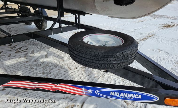 image for item NB9814 2019 Sun Tracker Fishin Barge 20 DLX pontoon boat