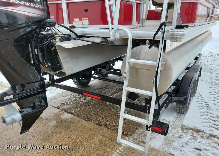 image for item NB9814 2019 Sun Tracker Fishin Barge 20 DLX pontoon boat