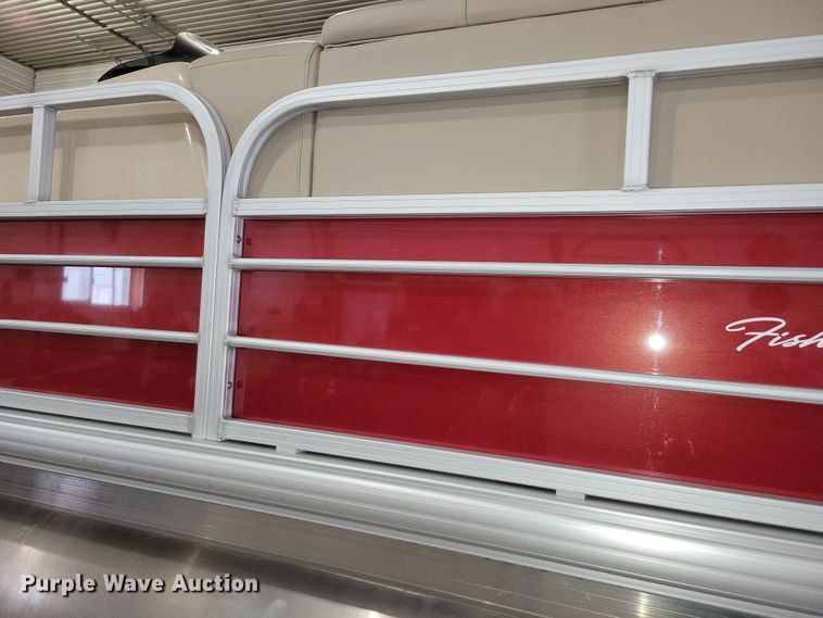 image for item NB9814 2019 Sun Tracker Fishin Barge 20 DLX pontoon boat