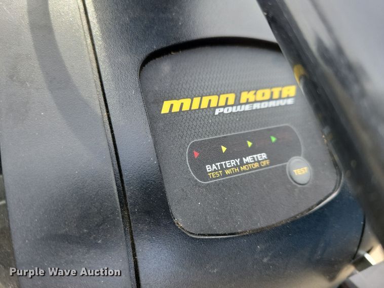 image for item NB9814 2019 Sun Tracker Fishin Barge 20 DLX pontoon boat