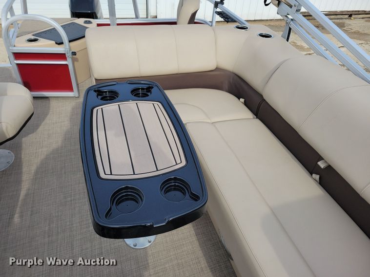 image for item NB9814 2019 Sun Tracker Fishin Barge 20 DLX pontoon boat