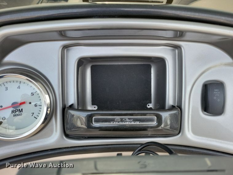 image for item NB9814 2019 Sun Tracker Fishin Barge 20 DLX pontoon boat