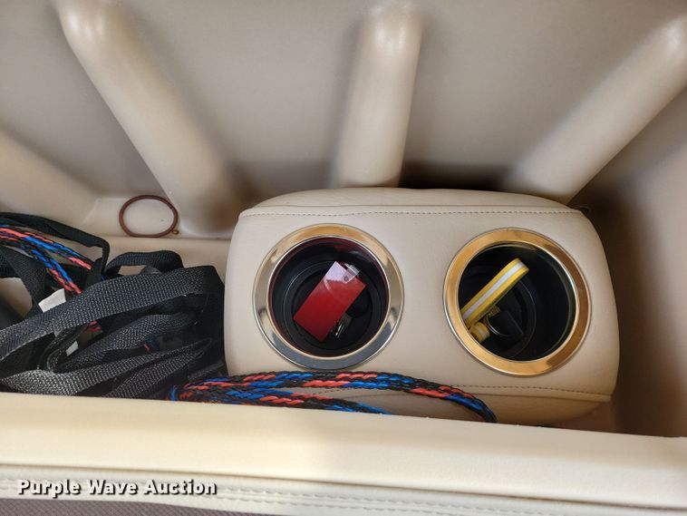 image for item NB9814 2019 Sun Tracker Fishin Barge 20 DLX pontoon boat