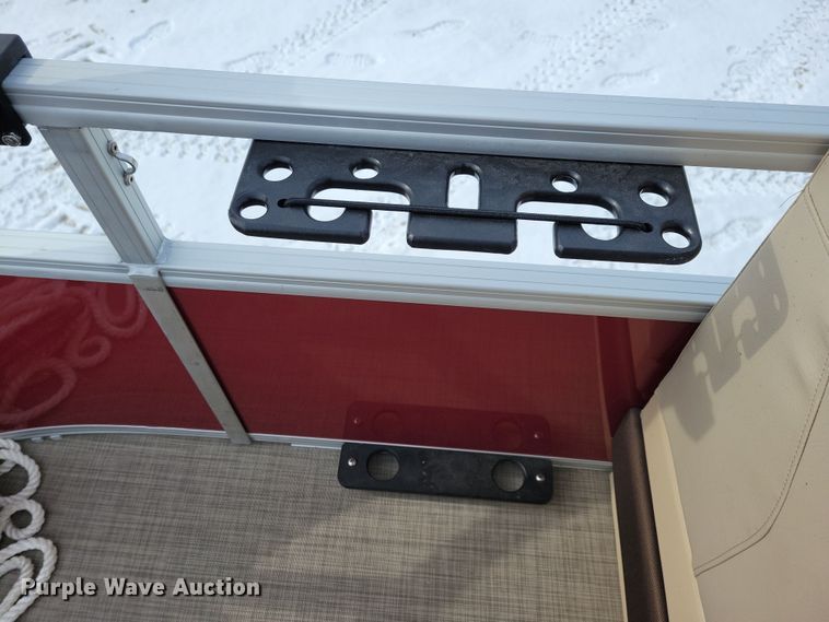 image for item NB9814 2019 Sun Tracker Fishin Barge 20 DLX pontoon boat