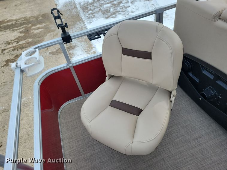 image for item NB9814 2019 Sun Tracker Fishin Barge 20 DLX pontoon boat