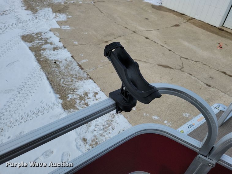 image for item NB9814 2019 Sun Tracker Fishin Barge 20 DLX pontoon boat