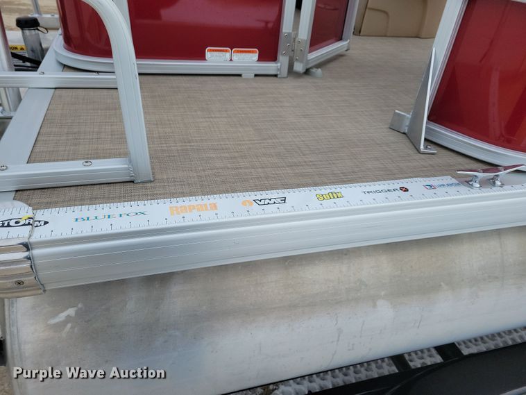 image for item NB9814 2019 Sun Tracker Fishin Barge 20 DLX pontoon boat