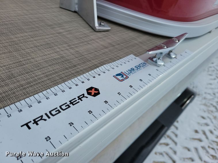 image for item NB9814 2019 Sun Tracker Fishin Barge 20 DLX pontoon boat