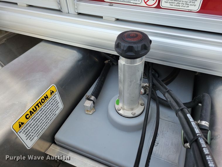 image for item NB9814 2019 Sun Tracker Fishin Barge 20 DLX pontoon boat