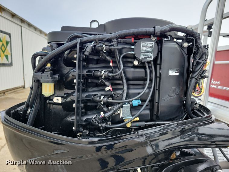 image for item NB9814 2019 Sun Tracker Fishin Barge 20 DLX pontoon boat