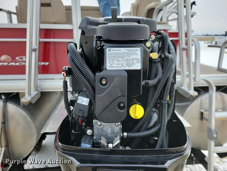 image for item NB9814 2019 Sun Tracker Fishin Barge 20 DLX pontoon boat