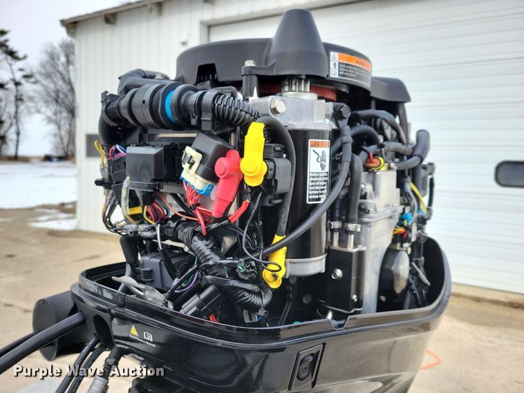 image for item NB9814 2019 Sun Tracker Fishin Barge 20 DLX pontoon boat