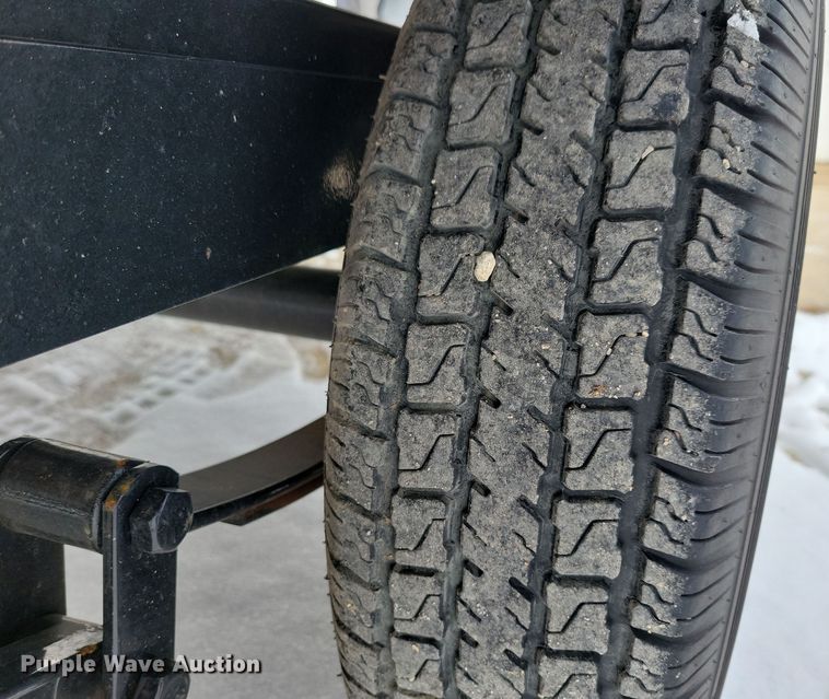 image for item NB9814 2019 Sun Tracker Fishin Barge 20 DLX pontoon boat