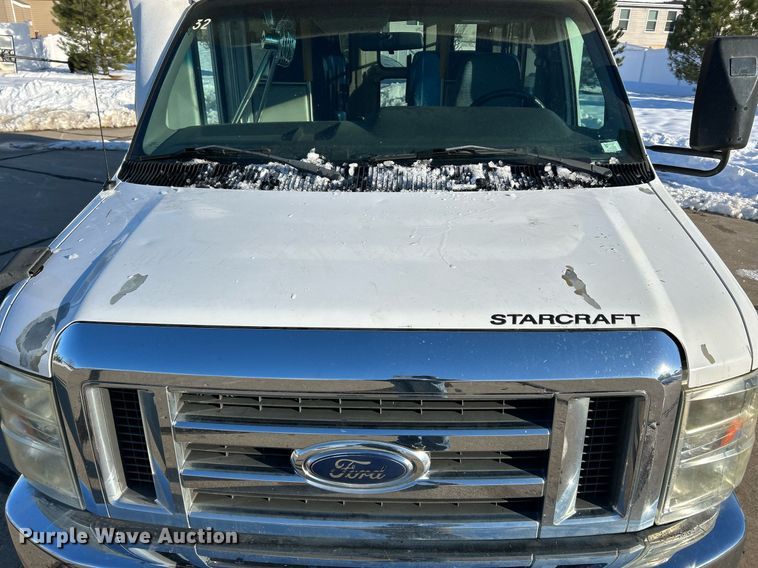 image for item NJ9741 2009 Ford E350 Super Duty shuttle bus