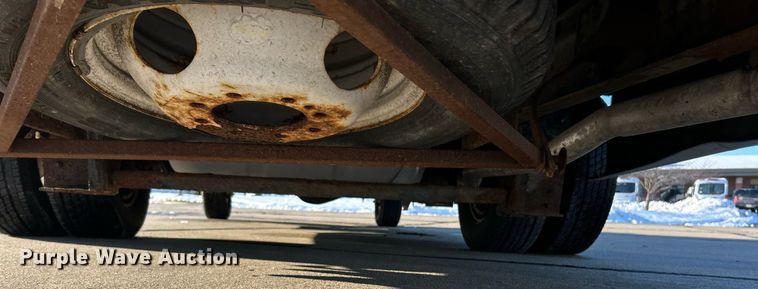 image for item NJ9741 2009 Ford E350 Super Duty shuttle bus