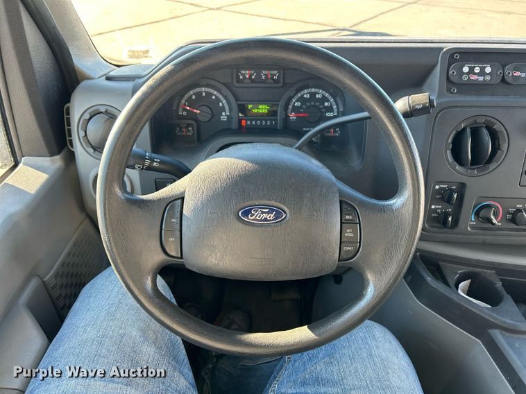 image for item NJ9741 2009 Ford E350 Super Duty shuttle bus