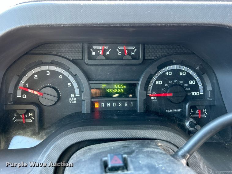 image for item NJ9741 2009 Ford E350 Super Duty shuttle bus