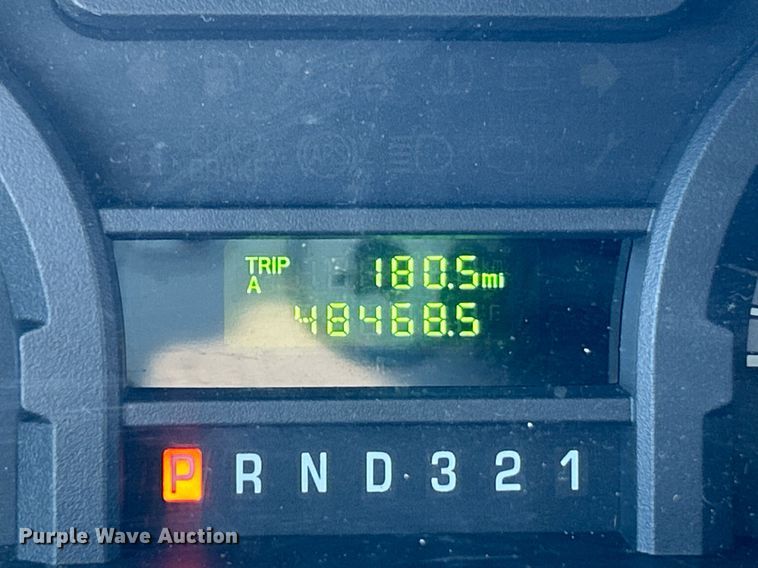 image for item NJ9741 2009 Ford E350 Super Duty shuttle bus