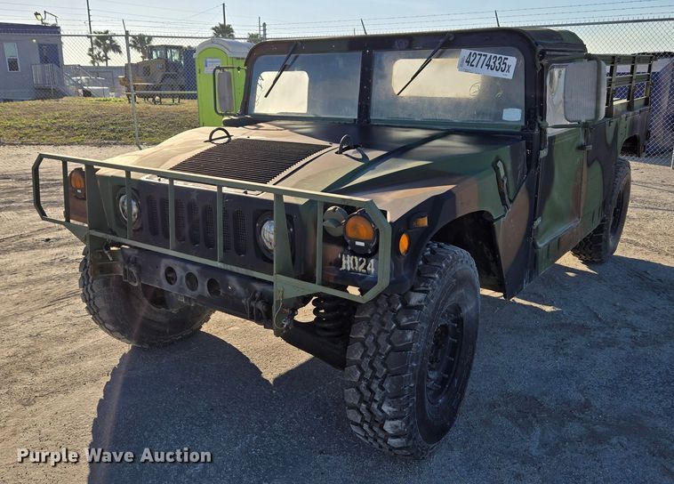 image for item YA0331 1985 AM General M998 HMMWV 