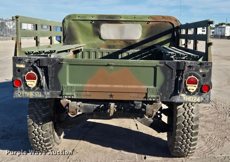 image for item YA0331 1985 AM General M998 HMMWV 