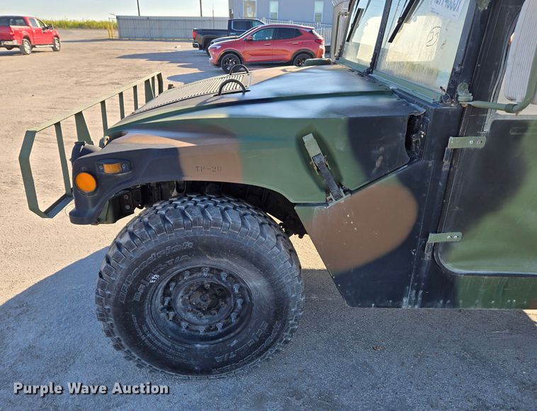 image for item YA0331 1985 AM General M998 HMMWV 