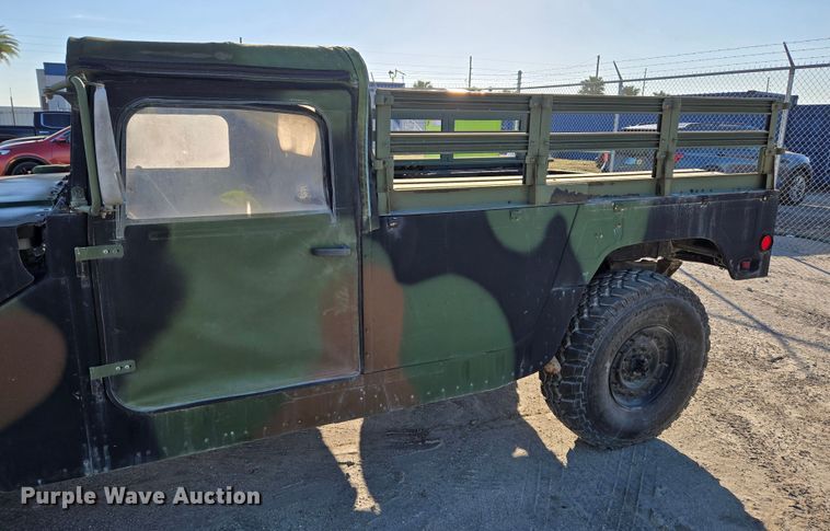 image for item YA0331 1985 AM General M998 HMMWV 