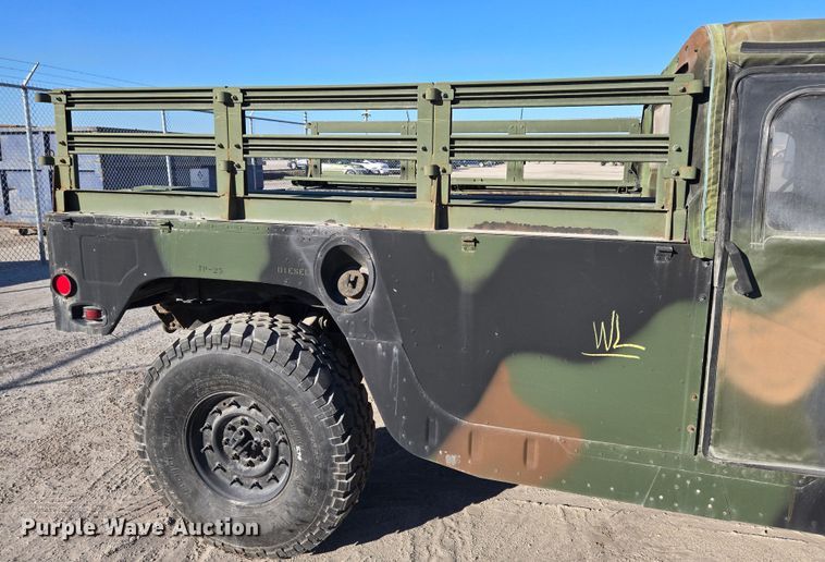image for item YA0331 1985 AM General M998 HMMWV 