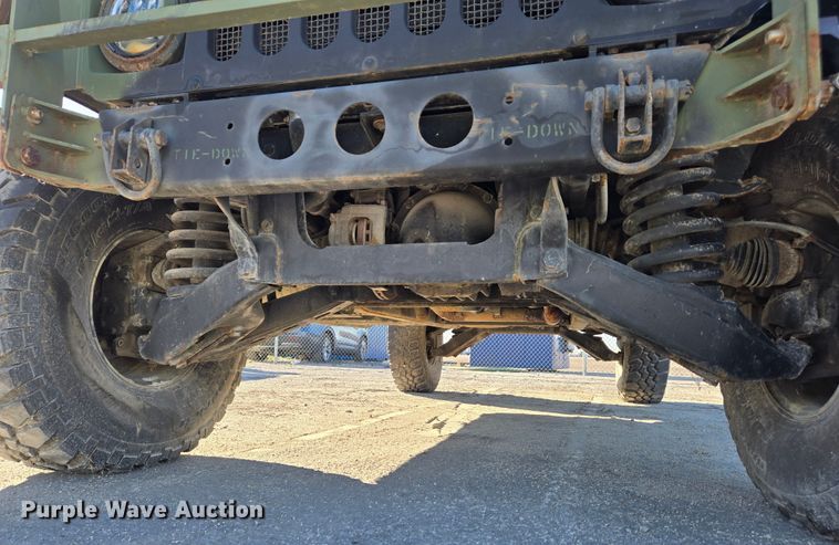 image for item YA0331 1985 AM General M998 HMMWV 