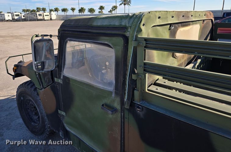 image for item YA0331 1985 AM General M998 HMMWV 