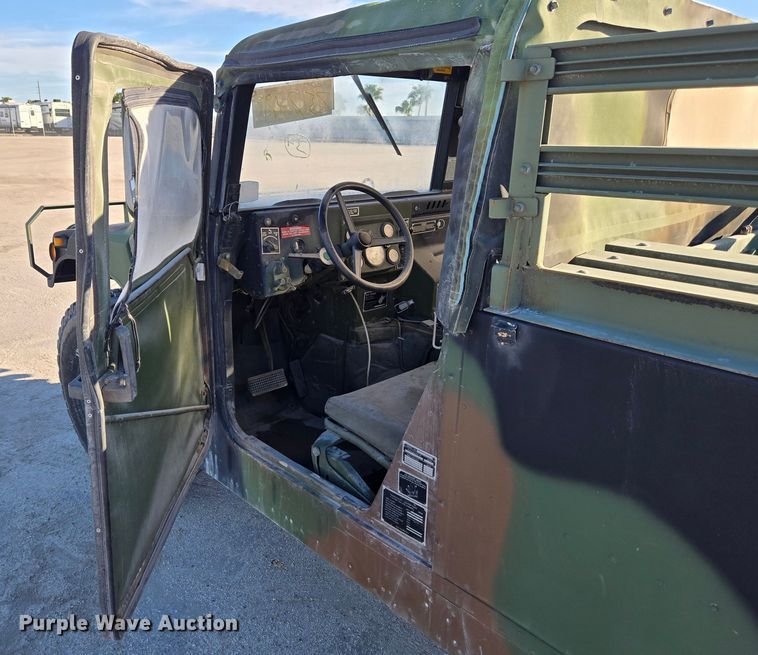 image for item YA0331 1985 AM General M998 HMMWV 