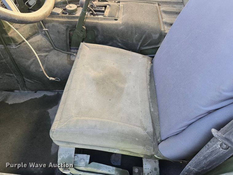 image for item YA0331 1985 AM General M998 HMMWV 