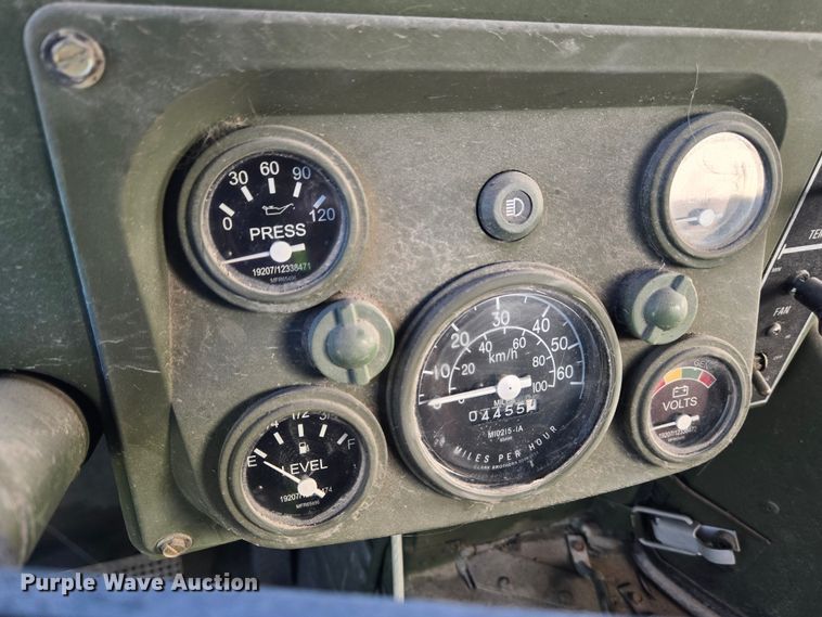 image for item YA0331 1985 AM General M998 HMMWV 