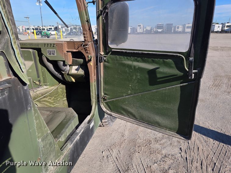 image for item YA0331 1985 AM General M998 HMMWV 