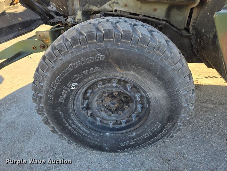 image for item YA0331 1985 AM General M998 HMMWV 