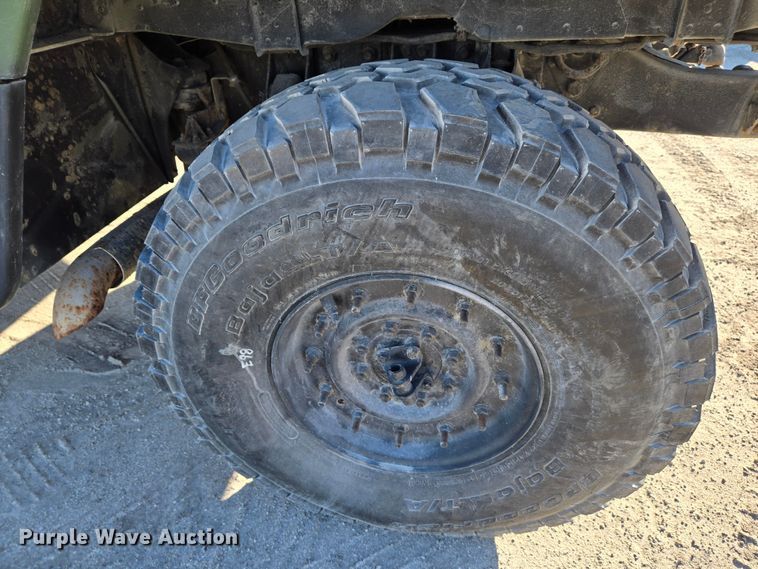 image for item YA0331 1985 AM General M998 HMMWV 