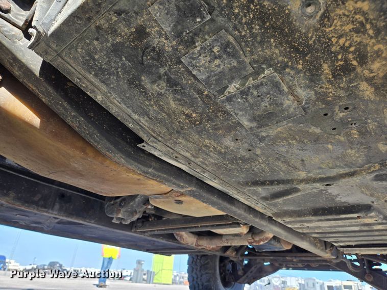 image for item YA0331 1985 AM General M998 HMMWV 