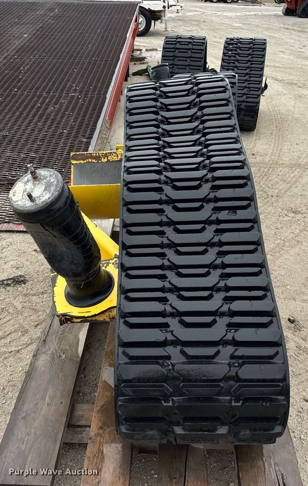 image for item ZA0537 Mattracks 200 Series tracks