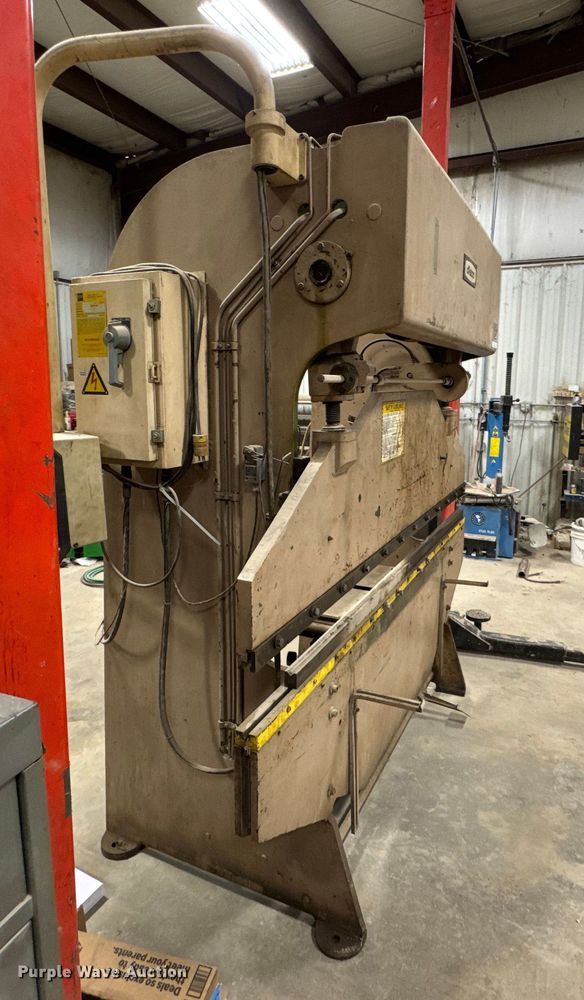 image for item ZA0538 Di-Acro 16-96 press brake