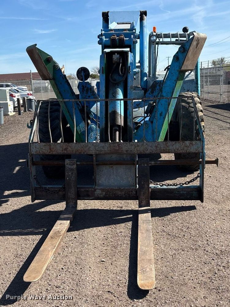 image for item DH8645 2006 Genie GTH-1056 telehandler