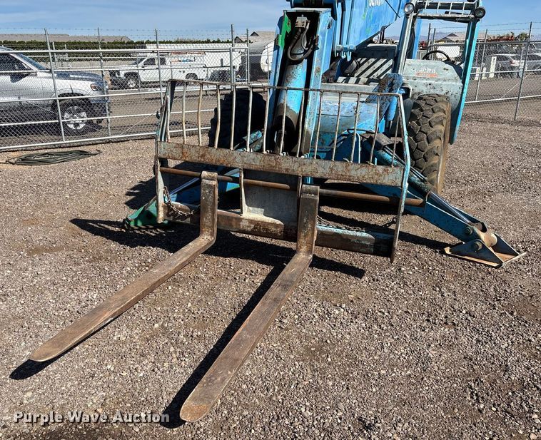 image for item DH8645 2006 Genie GTH-1056 telehandler