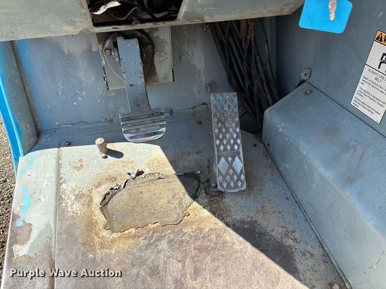 image for item DH8645 2006 Genie GTH-1056 telehandler