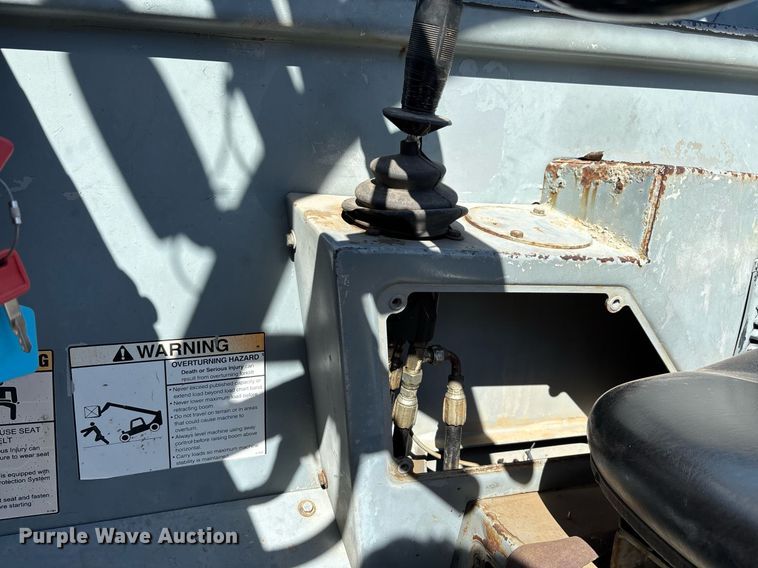 image for item DH8645 2006 Genie GTH-1056 telehandler