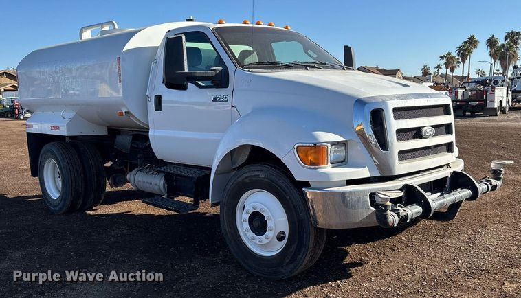 image for item DH8646 2015 Ford F750  water truck