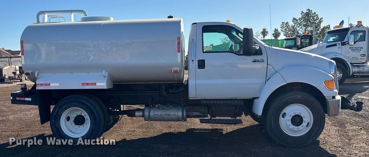 image for item DH8646 2015 Ford F750  water truck