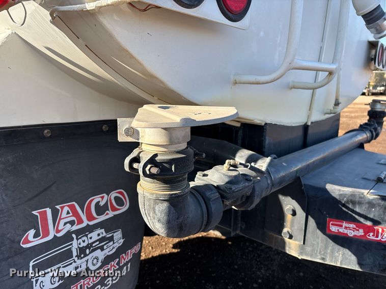 image for item DH8646 2015 Ford F750  water truck