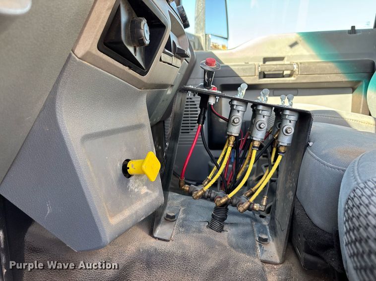 image for item DH8646 2015 Ford F750  water truck