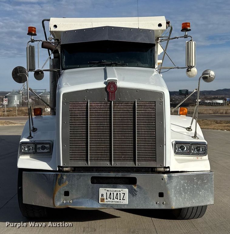 image for item DH9820 2005 Kenworth T800 dump truck
