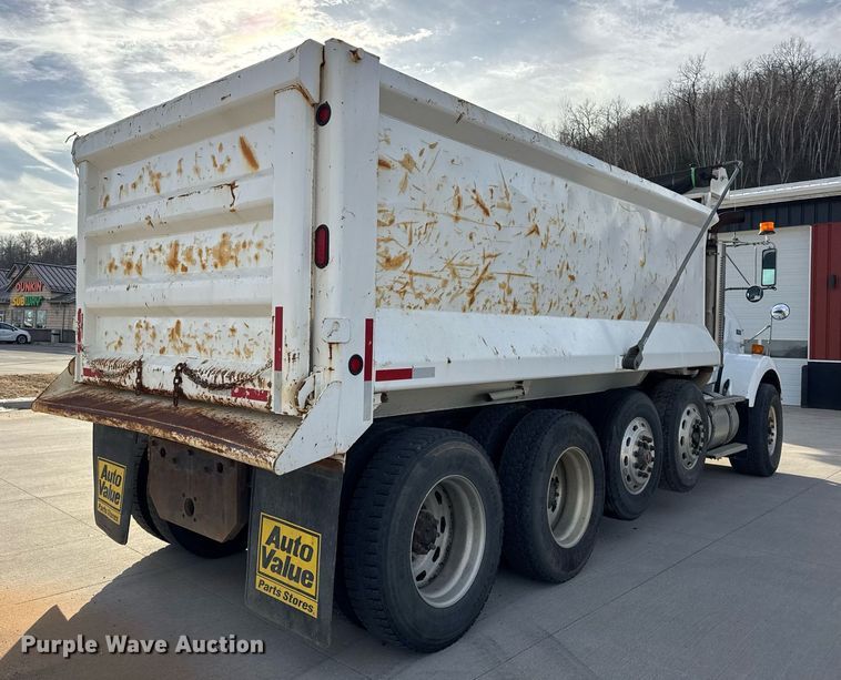 image for item DH9820 2005 Kenworth T800 dump truck